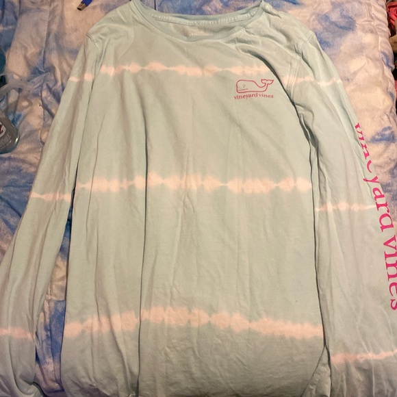 Vineyard Vines Tops - Ocean blue and white vineyard vines long sleeve shirt size L womens